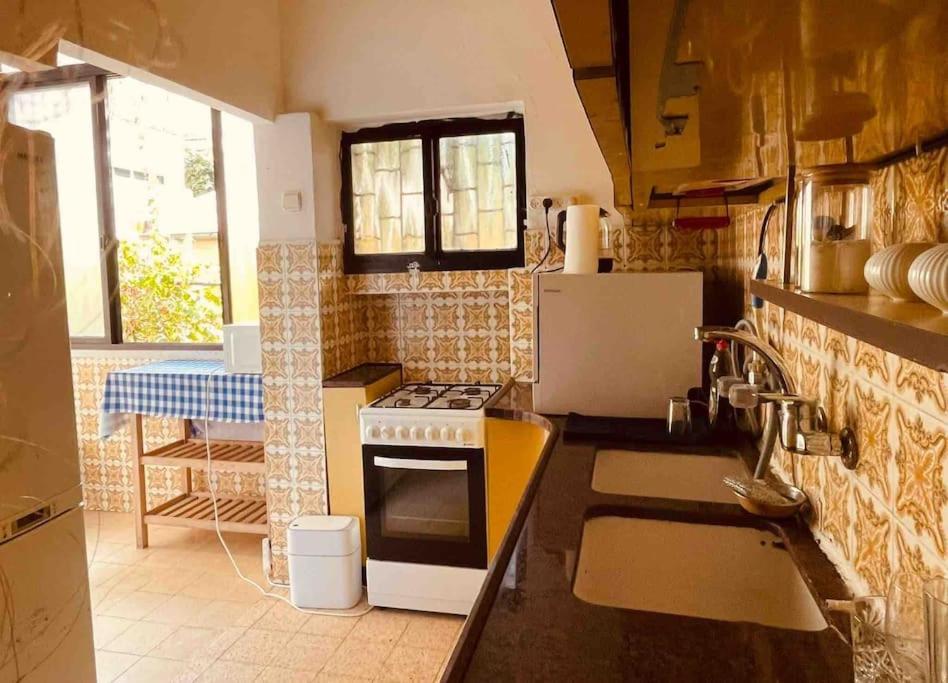 כפר בלב העיר המקום ביותר בתל אביב Экстерьер фото
